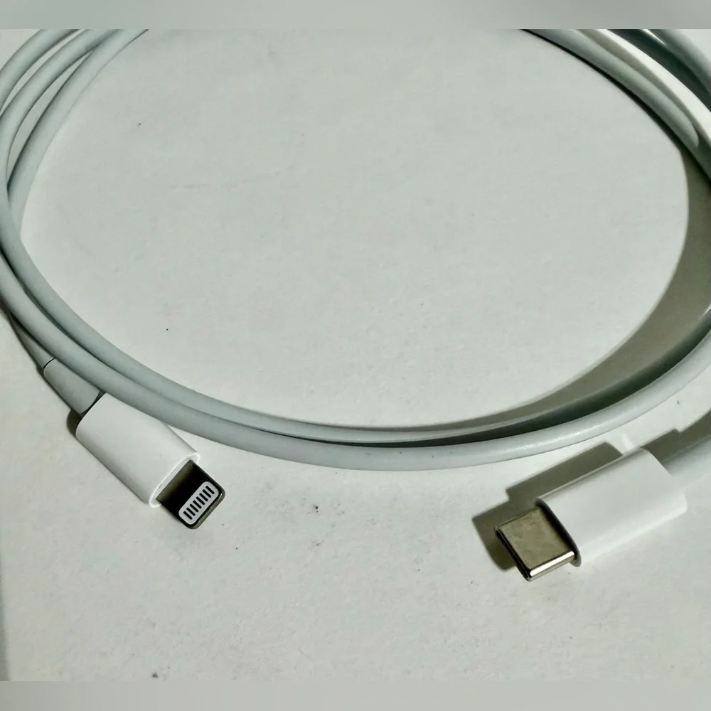 USB-C Lightning Apple iPhone iPad 1m/3.5ft Charge Cable Sync Cord White Genuine